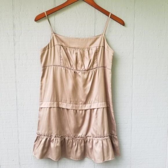 Olive des OLIVE Tiered Tank Mini Dress Taupe - Picture 1 of 7